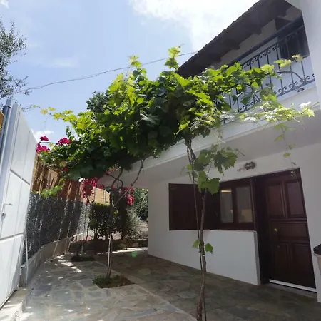 Semesterbostad Nafpaktos Sweet Summer Beach House 5 ⭐ Luxurious Small 2 Mins Walk To The Beach Skaloma